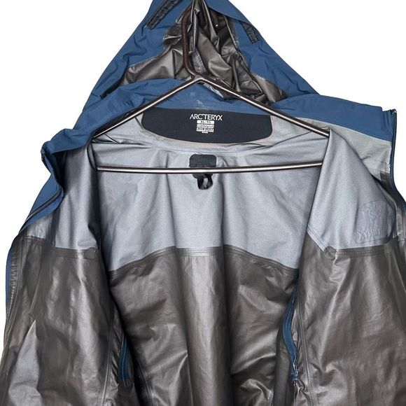 Available Discontinued Arc’teryx Theta SL Hybrid Gore-Tex Jacket XL - Picture 12 of 14